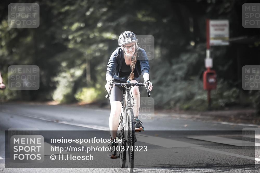 13.09.2026 - Stadtparktriathlon H.Heesch http://msf.ph/oto/10371323 13.09.2026 10:50:54 Radfahren 366, 387, 401, 431, 488 meine-sportfotos.de