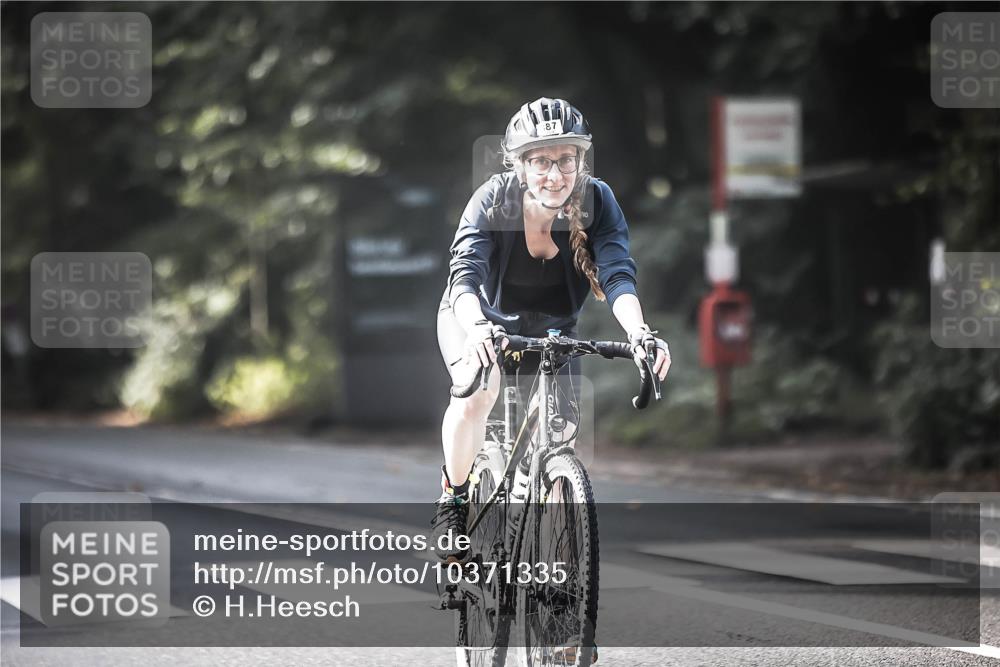 13.09.2026 - Stadtparktriathlon H.Heesch http://msf.ph/oto/10371335 13.09.2026 10:50:55 Radfahren 366, 387, 401, 431, 488 meine-sportfotos.de