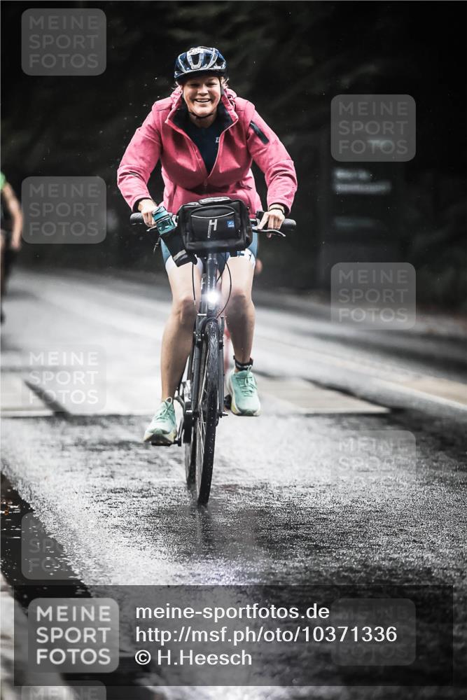 13.09.2026 - Stadtparktriathlon H.Heesch http://msf.ph/oto/10371336 13.09.2026 12:07:02 Radfahren 816, 830, 902, 957, 1035, 1061 meine-sportfotos.de