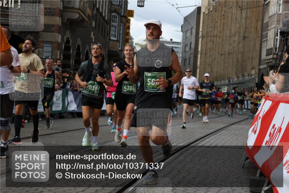 13.09.2026 - 21. swb-Marathon Bremen Strokosch-Dieckow http://msf.ph/oto/10371337 13.09.2026 13:36:39 Ziel 372, 900, 1072, 1738, 1880, 2339, 2692, 2700, 2931, 2949, 3224, 3291, 3410, 3591, 4049, 4643, 4989, 5259, 5800, 6642, 6778, 7379, 7865, 8511, 8525, 8731, 8905, 8941, 9026, 9076, 9226, 9427, 9564, 9899, 13038, 13238, 551, 813, 843, 1936, 2275, 3541, 3635, 3815, 3874, 3998, 4335, 4892, 5236, 5355, 5447, 5823, 6050, 6269, 6280, 6408, 6966, 7229, 7237, 7640, 7656, 8034, 8498, 8685, 9658, 9807 meine-sportfotos.de
