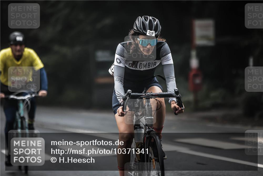 13.09.2026 - Stadtparktriathlon H.Heesch http://msf.ph/oto/10371341 13.09.2026 10:21:01 Radfahren 298, 324, 354, 357, 386, 428 meine-sportfotos.de