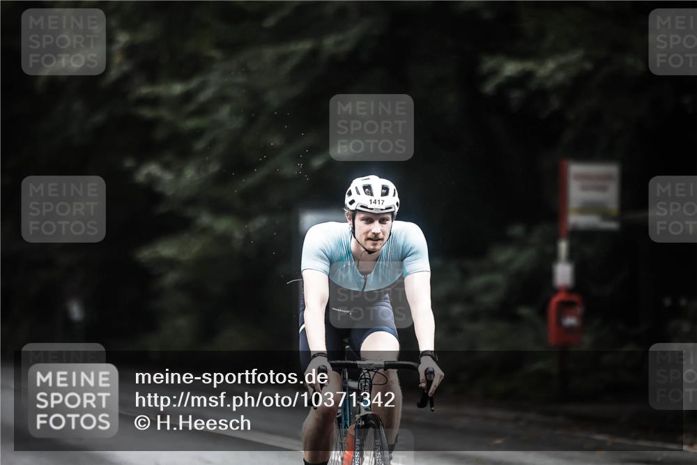 13.09.2026 - Stadtparktriathlon H.Heesch http://msf.ph/oto/10371342 13.09.2026 13:25:51 Radfahren 1395, 1396, 1417 meine-sportfotos.de