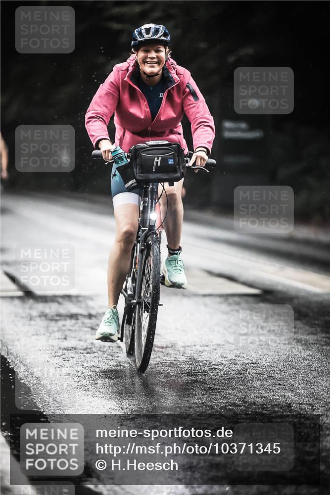 13.09.2026 - Stadtparktriathlon H.Heesch http://msf.ph/oto/10371345 13.09.2026 12:07:02 Radfahren 816, 830, 902, 957, 1035, 1061 meine-sportfotos.de