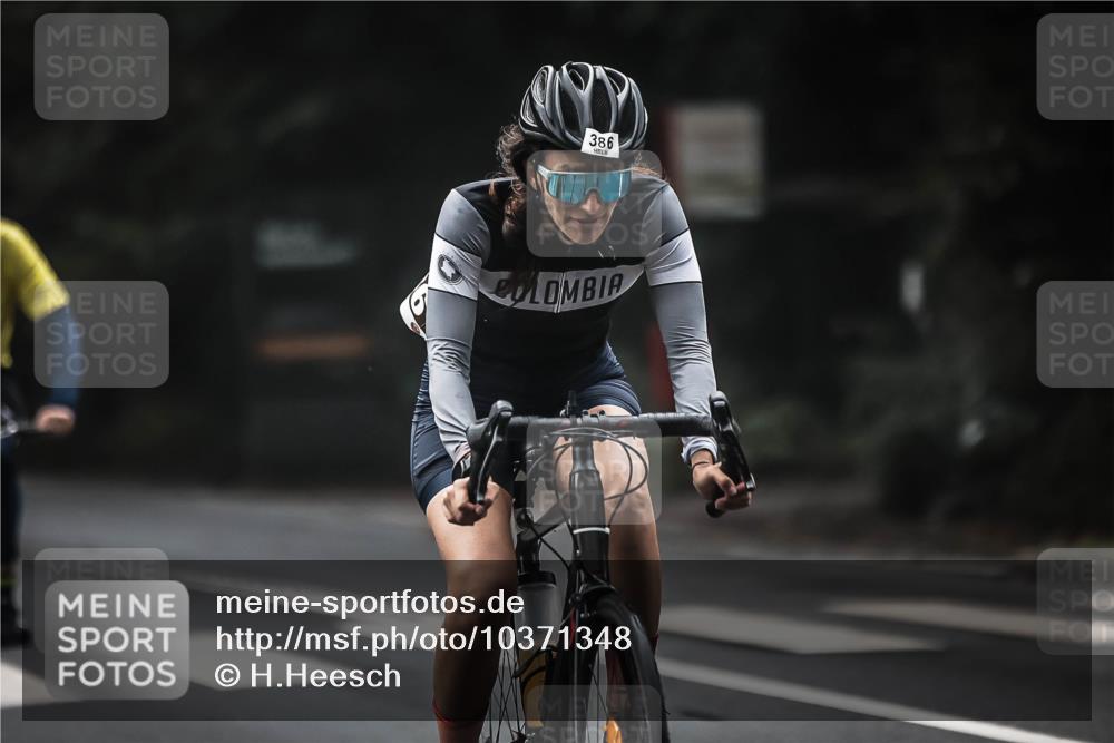 13.09.2026 - Stadtparktriathlon H.Heesch http://msf.ph/oto/10371348 13.09.2026 10:21:01 Radfahren 298, 324, 354, 357, 386, 428 meine-sportfotos.de