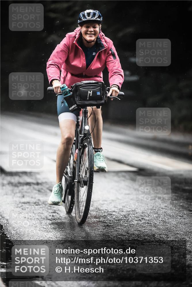 13.09.2026 - Stadtparktriathlon H.Heesch http://msf.ph/oto/10371353 13.09.2026 12:07:02 Radfahren 816, 830, 902, 957, 1035, 1061 meine-sportfotos.de