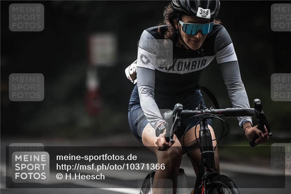 13.09.2026 - Stadtparktriathlon H.Heesch http://msf.ph/oto/10371366 13.09.2026 10:21:01 Radfahren 298, 324, 354, 357, 386, 428 meine-sportfotos.de