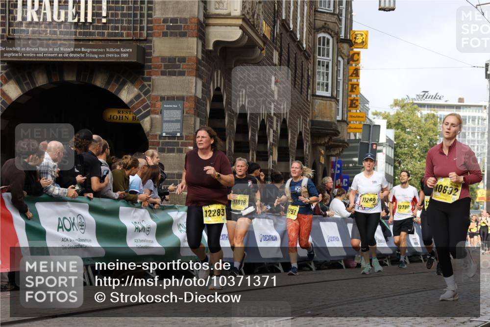 13.09.2026 - 21. swb-Marathon Bremen Strokosch-Dieckow http://msf.ph/oto/10371371 13.09.2026 11:01:21 Ziel 10093, 10367, 10368, 10428, 10639, 10753, 10964, 10965, 11049, 11055, 11116, 11247, 11359, 11428, 11540, 11681, 11682, 11728, 11804, 11850, 12085, 12116, 12241, 12428, 10181, 10251, 10560, 10647, 10648, 10678, 11324, 11459, 11467, 11550, 11551, 11666, 11788, 11796, 11798, 11969, 11970, 12047, 12062 meine-sportfotos.de
