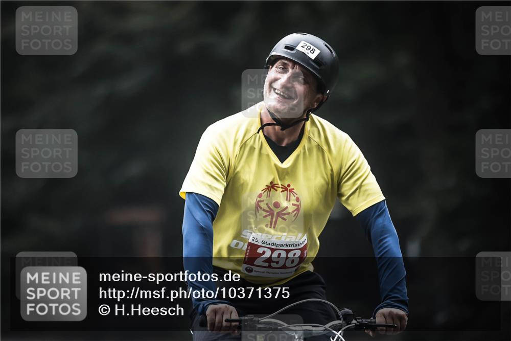 13.09.2026 - Stadtparktriathlon H.Heesch http://msf.ph/oto/10371375 13.09.2026 10:21:02 Radfahren 298, 324, 354, 357, 386, 428 meine-sportfotos.de