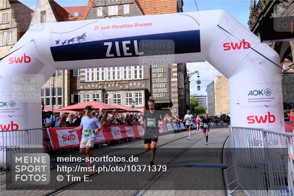 13.09.2026 - 21. swb-Marathon Bremen Tim E. http://msf.ph/oto/10371379 13.09.2026 13:08:49 Ziel 339, 678, 715, 1335, 1696, 3276, 4082, 4888, 5424, 6842, 7064, 7121, 8655, 9084, 9582 meine-sportfotos.de