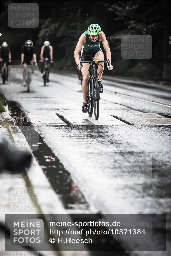 13.09.2026 - Stadtparktriathlon H.Heesch http://msf.ph/oto/10371384 13.09.2026 12:07:03 Radfahren 803, 816, 830, 902, 957, 1035, 1061 meine-sportfotos.de