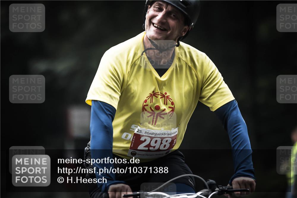 13.09.2026 - Stadtparktriathlon H.Heesch http://msf.ph/oto/10371388 13.09.2026 10:21:02 Radfahren 298, 324, 354, 357, 386, 428 meine-sportfotos.de