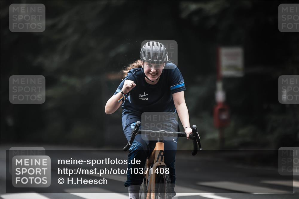 13.09.2026 - Stadtparktriathlon H.Heesch http://msf.ph/oto/10371408 13.09.2026 10:21:04 Radfahren 277, 298, 324, 354, 357, 386, 398 meine-sportfotos.de