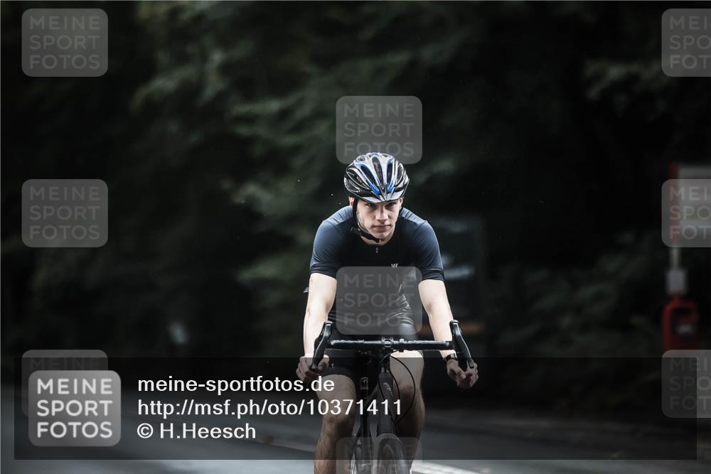 13.09.2026 - Stadtparktriathlon H.Heesch http://msf.ph/oto/10371411 13.09.2026 13:26:02 Radfahren 1382, 1392 meine-sportfotos.de