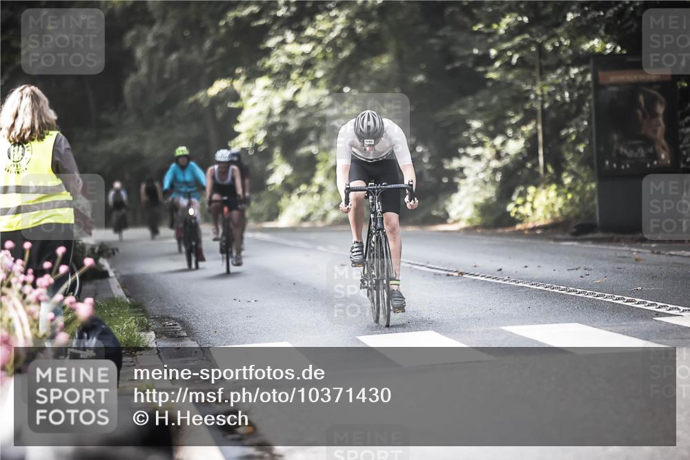 13.09.2026 - Stadtparktriathlon H.Heesch http://msf.ph/oto/10371430 13.09.2026 10:50:59 Radfahren 387, 401, 431, 444, 488 meine-sportfotos.de