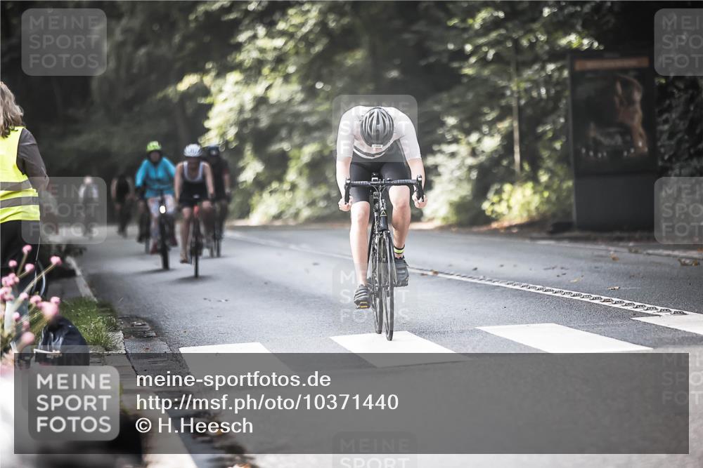13.09.2026 - Stadtparktriathlon H.Heesch http://msf.ph/oto/10371440 13.09.2026 10:51:00 Radfahren 387, 401, 431, 444, 481, 488, 562 meine-sportfotos.de