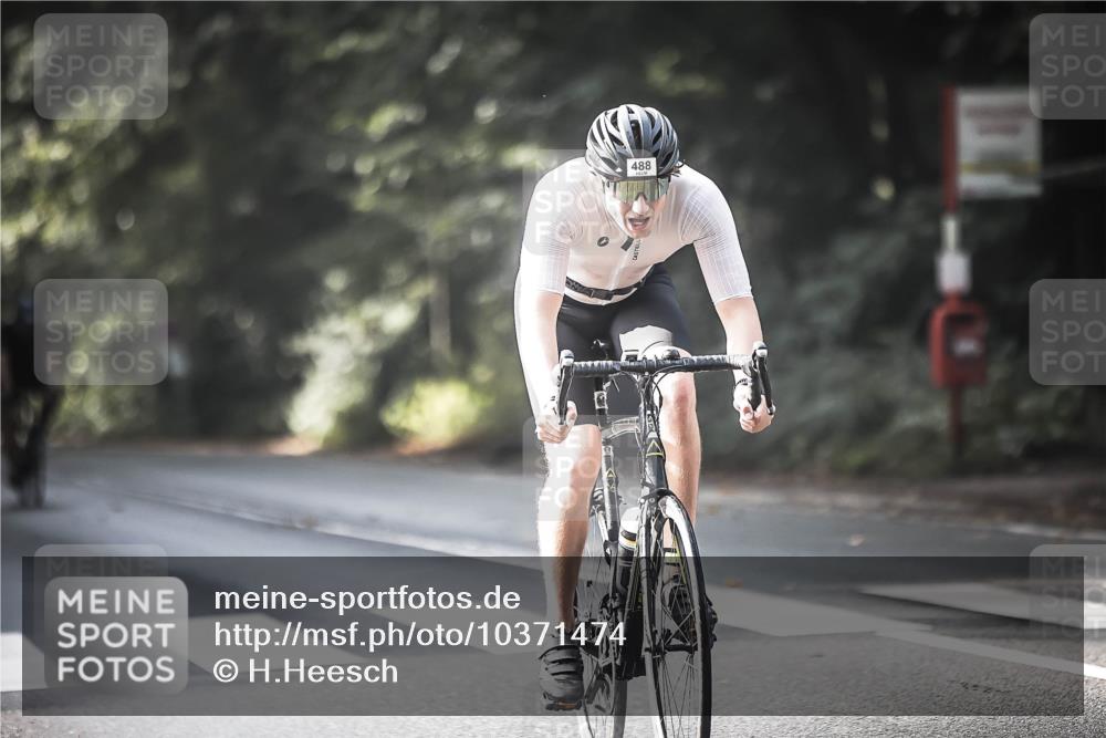 13.09.2026 - Stadtparktriathlon H.Heesch http://msf.ph/oto/10371474 13.09.2026 10:51:01 Radfahren 401, 431, 444, 481, 488, 562 meine-sportfotos.de