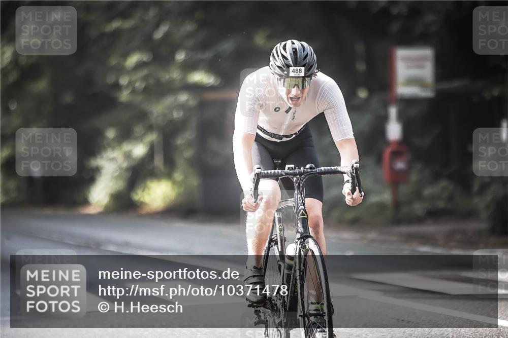 13.09.2026 - Stadtparktriathlon H.Heesch http://msf.ph/oto/10371478 13.09.2026 10:51:01 Radfahren 401, 431, 444, 481, 488, 562 meine-sportfotos.de