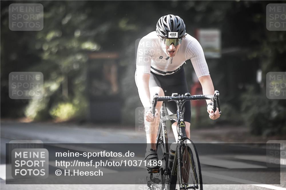 13.09.2026 - Stadtparktriathlon H.Heesch http://msf.ph/oto/10371489 13.09.2026 10:51:01 Radfahren 401, 431, 444, 481, 488, 562 meine-sportfotos.de