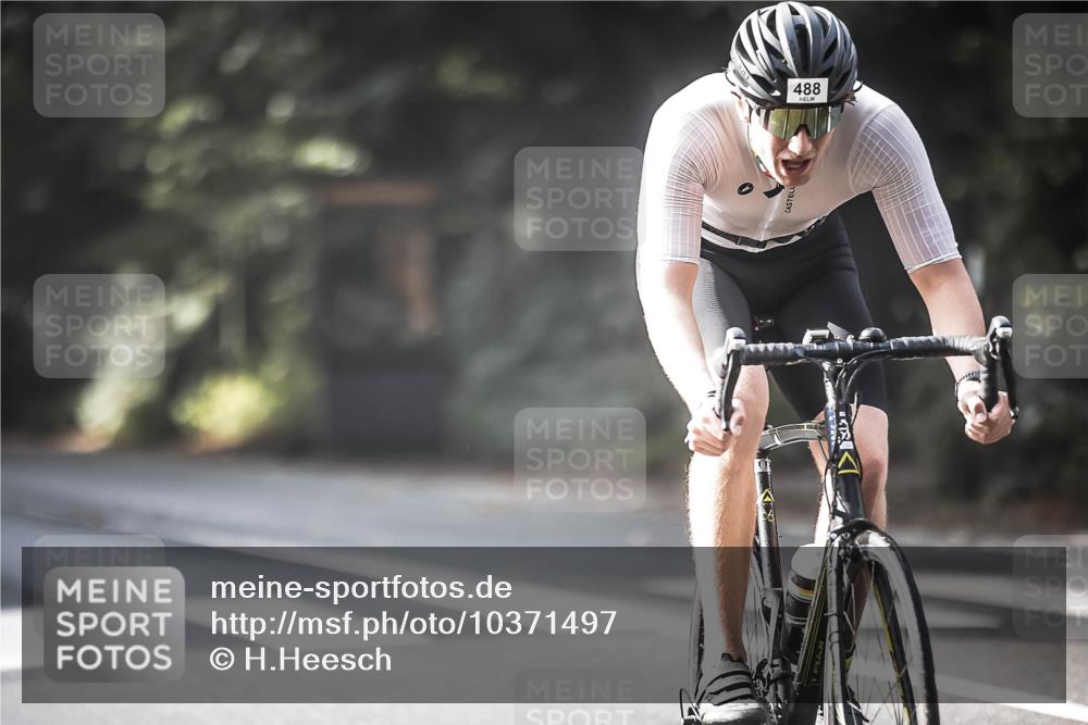 13.09.2026 - Stadtparktriathlon H.Heesch http://msf.ph/oto/10371497 13.09.2026 10:51:01 Radfahren 401, 431, 444, 481, 488, 562 meine-sportfotos.de