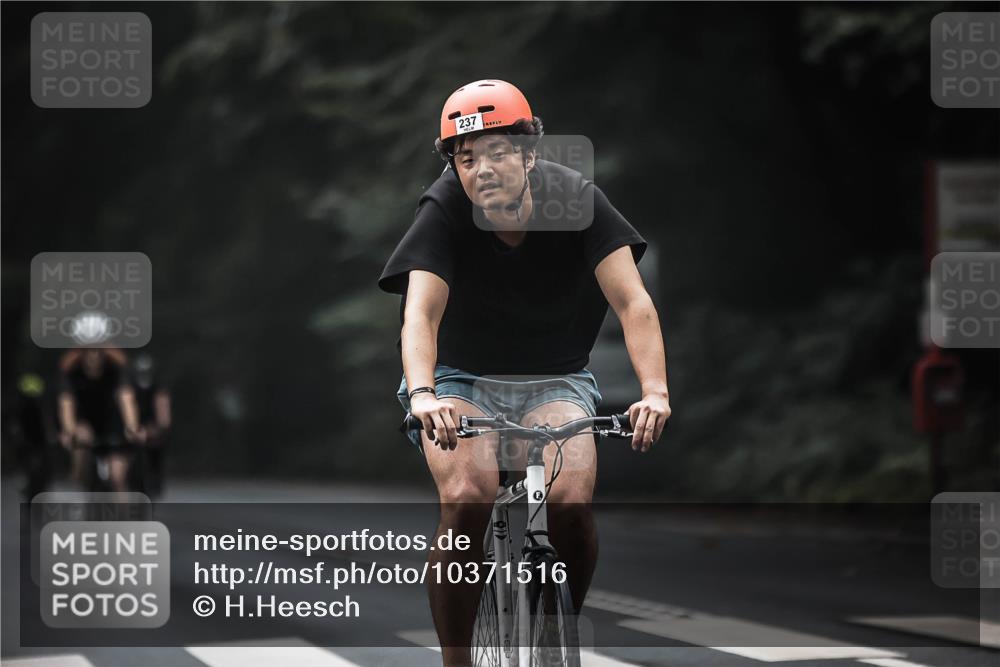 13.09.2026 - Stadtparktriathlon H.Heesch http://msf.ph/oto/10371516 13.09.2026 10:21:17 Radfahren 237, 265, 331, 353, 358, 392 meine-sportfotos.de