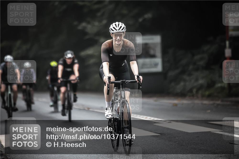 13.09.2026 - Stadtparktriathlon H.Heesch http://msf.ph/oto/10371544 13.09.2026 10:21:19 Radfahren 237, 265, 331, 353, 358, 363, 392 meine-sportfotos.de