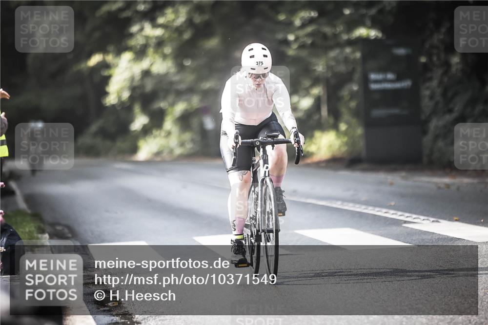 13.09.2026 - Stadtparktriathlon H.Heesch http://msf.ph/oto/10371549 13.09.2026 10:51:10 Radfahren 343, 375, 481, 528, 534, 562 meine-sportfotos.de