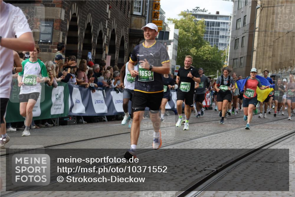 13.09.2026 - 21. swb-Marathon Bremen Strokosch-Dieckow http://msf.ph/oto/10371552 13.09.2026 13:36:43 Ziel 372, 900, 1738, 1880, 2467, 2692, 2700, 2731, 2823, 2949, 3067, 3410, 3591, 4049, 4182, 4216, 4643, 4989, 5781, 5800, 6527, 6642, 6778, 7249, 7344, 7379, 7808, 7865, 8511, 8525, 8731, 8905, 8941, 9026, 9427, 9899, 13038, 551, 813, 843, 1641, 1849, 1936, 2275, 3122, 3541, 3635, 3787, 3874, 3998, 4261, 4335, 5236, 5355, 5447, 5823, 6050, 6056, 6269, 6408, 6966, 7046, 7398, 7640, 8034, 8498, 8685, 9331, 9658, 9807 meine-sportfotos.de
