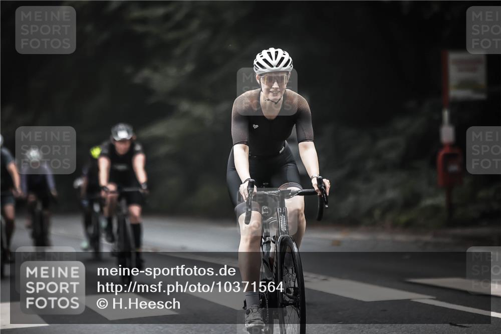 13.09.2026 - Stadtparktriathlon H.Heesch http://msf.ph/oto/10371564 13.09.2026 10:21:20 Radfahren 237, 265, 331, 353, 358, 363, 392 meine-sportfotos.de