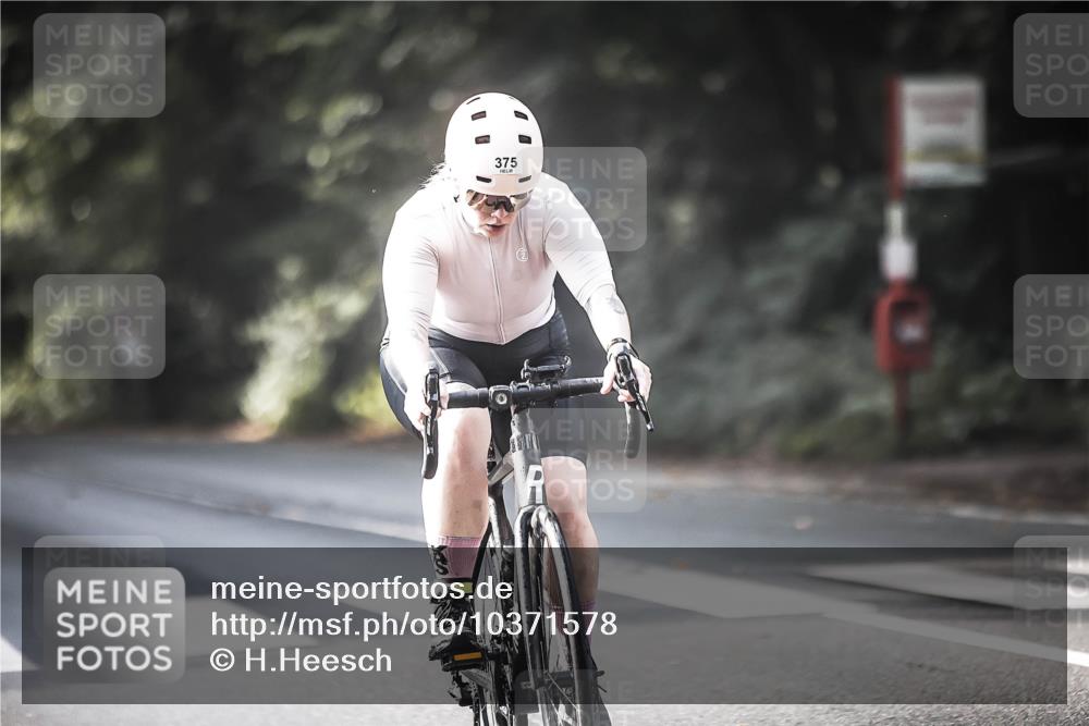 13.09.2026 - Stadtparktriathlon H.Heesch http://msf.ph/oto/10371578 13.09.2026 10:51:10 Radfahren 343, 375, 481, 528, 534, 562 meine-sportfotos.de