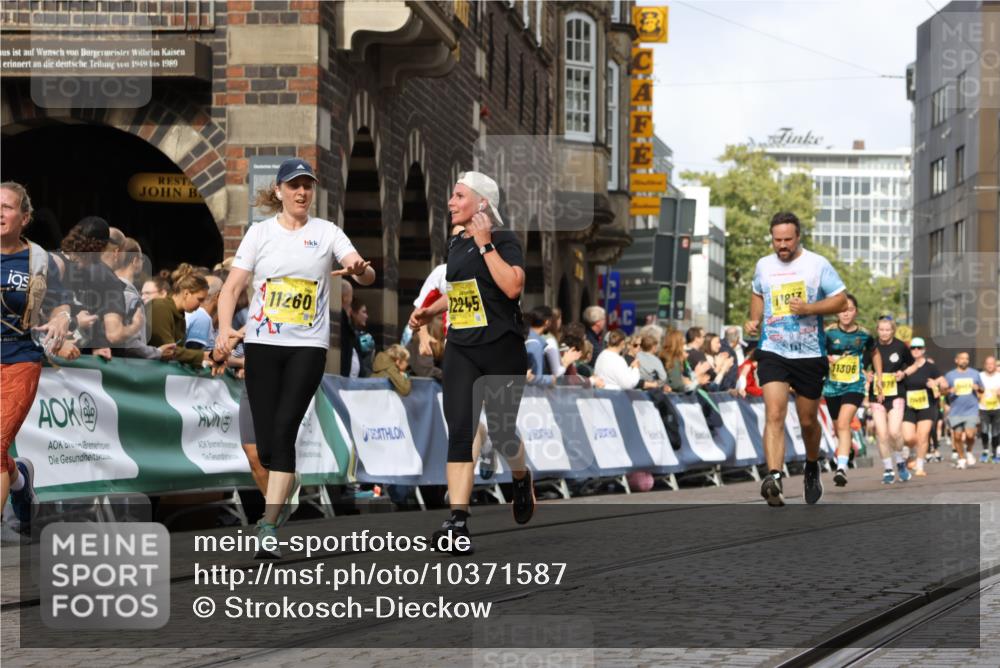 13.09.2026 - 21. swb-Marathon Bremen Strokosch-Dieckow http://msf.ph/oto/10371587 13.09.2026 11:01:24 Ziel 10093, 10428, 10639, 10753, 10892, 10964, 10965, 11049, 11116, 11359, 11428, 11540, 11681, 11682, 11728, 11850, 12085, 12116, 12241, 12283, 12428, 10181, 10251, 10497, 10560, 11305, 11324, 11459, 11467, 11550, 11551, 11666, 11788, 11798, 12047 meine-sportfotos.de