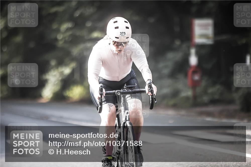 13.09.2026 - Stadtparktriathlon H.Heesch http://msf.ph/oto/10371588 13.09.2026 10:51:11 Radfahren 343, 375, 481, 528, 534, 562 meine-sportfotos.de