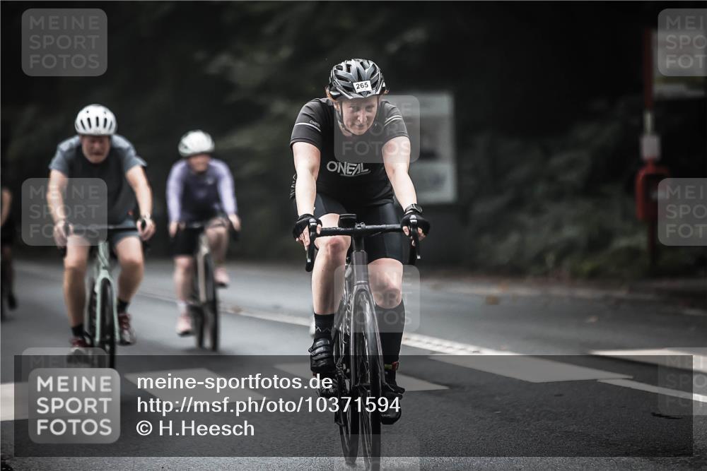 13.09.2026 - Stadtparktriathlon H.Heesch http://msf.ph/oto/10371594 13.09.2026 10:21:21 Radfahren 237, 265, 296, 331, 353, 358, 363, 392 meine-sportfotos.de