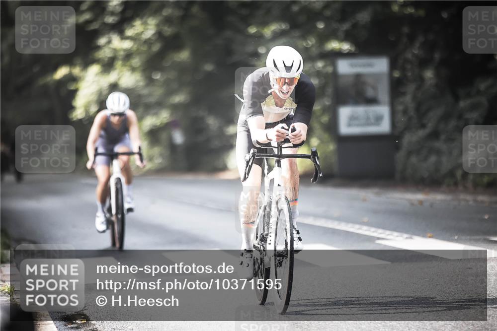 13.09.2026 - Stadtparktriathlon H.Heesch http://msf.ph/oto/10371595 13.09.2026 10:51:16 Radfahren 364, 375, 534 meine-sportfotos.de