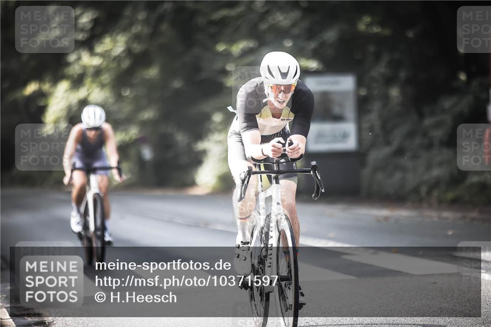 13.09.2026 - Stadtparktriathlon H.Heesch http://msf.ph/oto/10371597 13.09.2026 10:51:17 Radfahren 364, 534, 556 meine-sportfotos.de