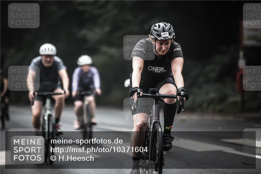 13.09.2026 - Stadtparktriathlon H.Heesch http://msf.ph/oto/10371604 13.09.2026 10:21:22 Radfahren 237, 265, 296, 331, 353, 358, 363, 392, 413 meine-sportfotos.de