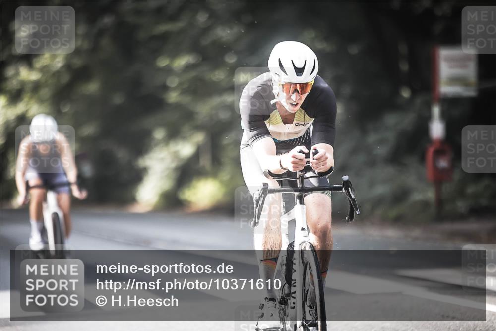 13.09.2026 - Stadtparktriathlon H.Heesch http://msf.ph/oto/10371610 13.09.2026 10:51:17 Radfahren 364, 534, 556 meine-sportfotos.de