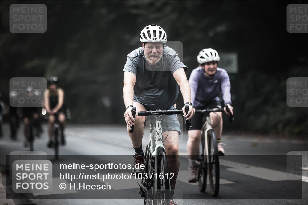 13.09.2026 - Stadtparktriathlon H.Heesch http://msf.ph/oto/10371612 13.09.2026 10:21:22 Radfahren 237, 265, 296, 331, 353, 358, 363, 392, 413 meine-sportfotos.de