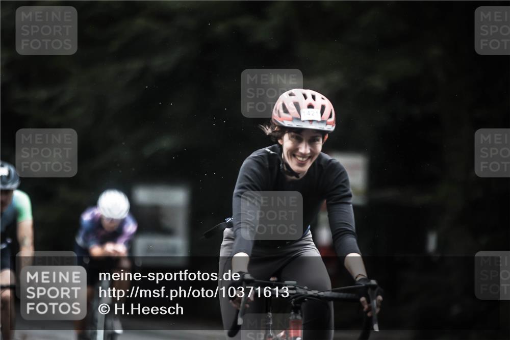 13.09.2026 - Stadtparktriathlon H.Heesch http://msf.ph/oto/10371613 13.09.2026 13:26:19 Radfahren 1338, 1387, 1421, 1422, 1456 meine-sportfotos.de