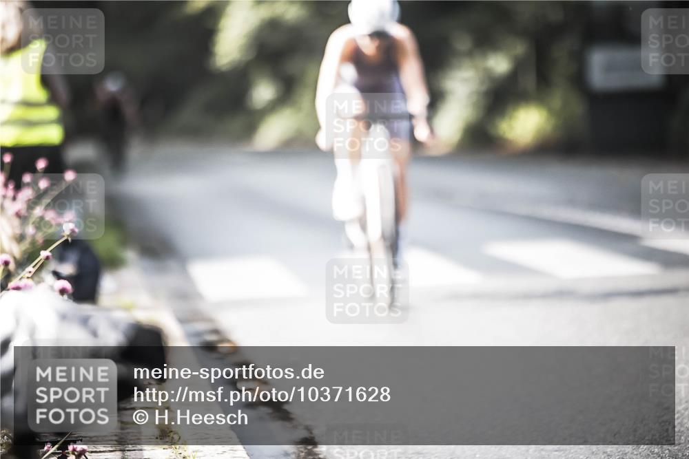 13.09.2026 - Stadtparktriathlon H.Heesch http://msf.ph/oto/10371628 13.09.2026 10:51:17 Radfahren 364, 534, 556 meine-sportfotos.de