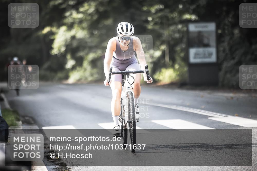 13.09.2026 - Stadtparktriathlon H.Heesch http://msf.ph/oto/10371637 13.09.2026 10:51:18 Radfahren 364, 534, 556 meine-sportfotos.de