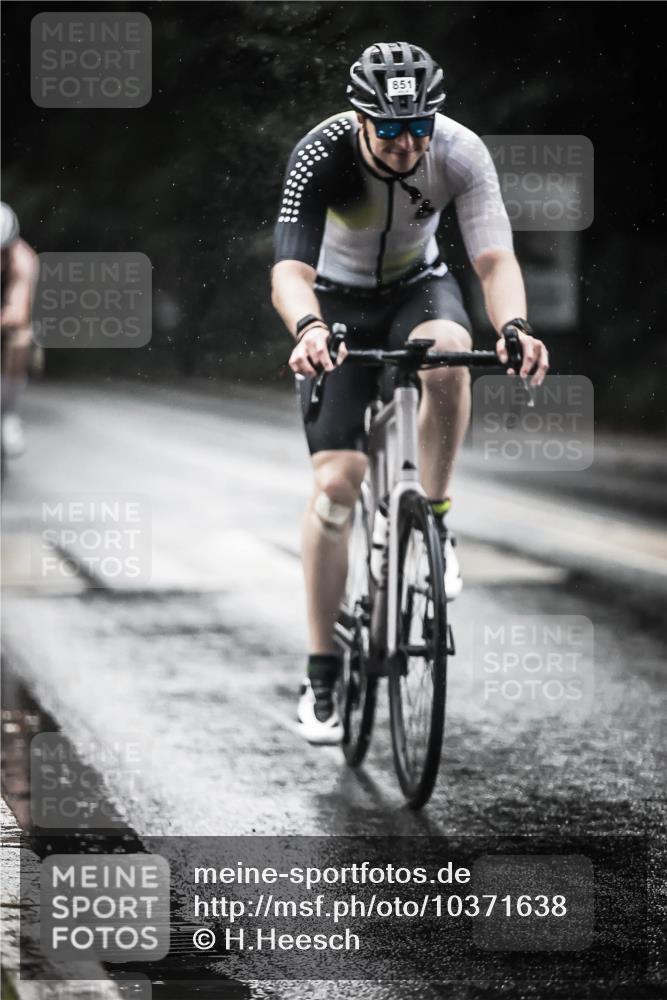 13.09.2026 - Stadtparktriathlon H.Heesch http://msf.ph/oto/10371638 13.09.2026 12:07:11 Radfahren 803, 851, 902, 971, 1035, 1057, 1061 meine-sportfotos.de
