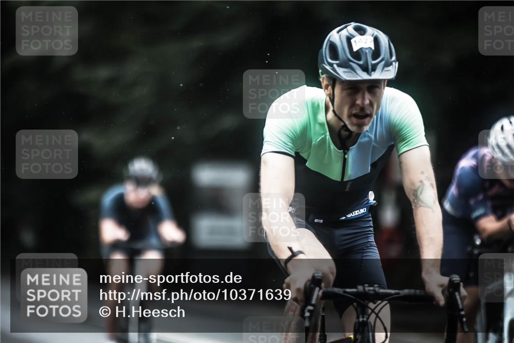 13.09.2026 - Stadtparktriathlon H.Heesch http://msf.ph/oto/10371639 13.09.2026 13:26:20 Radfahren 1338, 1387, 1421, 1422, 1456 meine-sportfotos.de