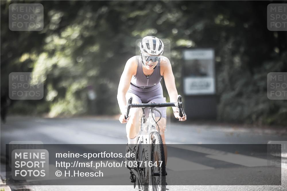 13.09.2026 - Stadtparktriathlon H.Heesch http://msf.ph/oto/10371647 13.09.2026 10:51:18 Radfahren 364, 534, 556 meine-sportfotos.de