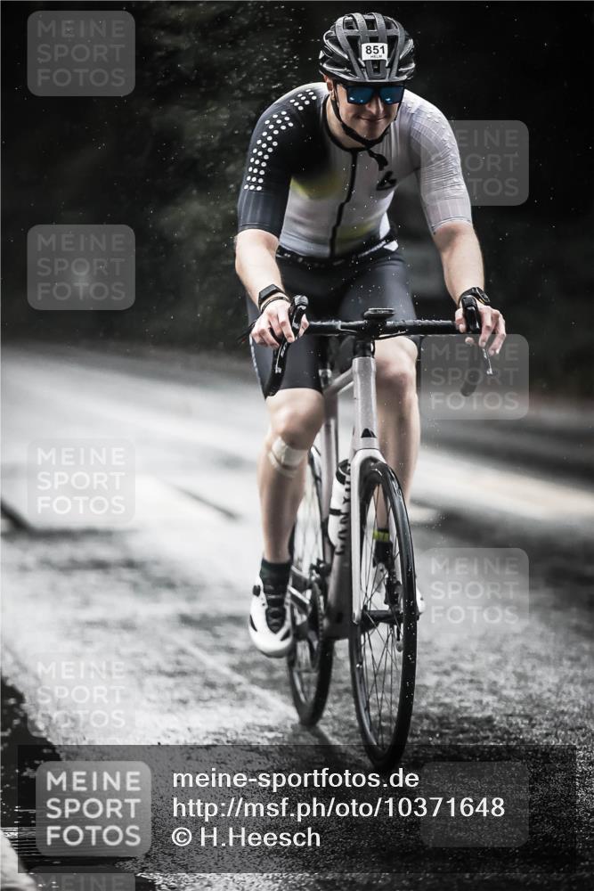 13.09.2026 - Stadtparktriathlon H.Heesch http://msf.ph/oto/10371648 13.09.2026 12:07:11 Radfahren 803, 851, 902, 971, 1035, 1057, 1061 meine-sportfotos.de
