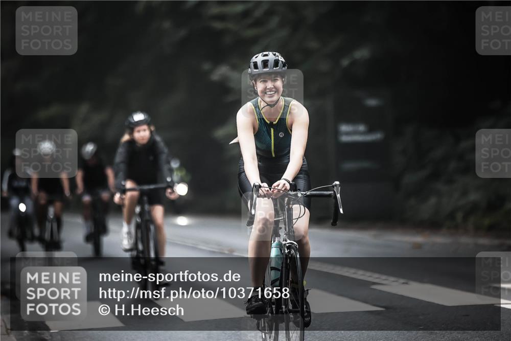 13.09.2026 - Stadtparktriathlon H.Heesch http://msf.ph/oto/10371658 13.09.2026 10:21:25 Radfahren 220, 265, 294, 296, 326, 331, 353, 358, 363, 392, 413 meine-sportfotos.de