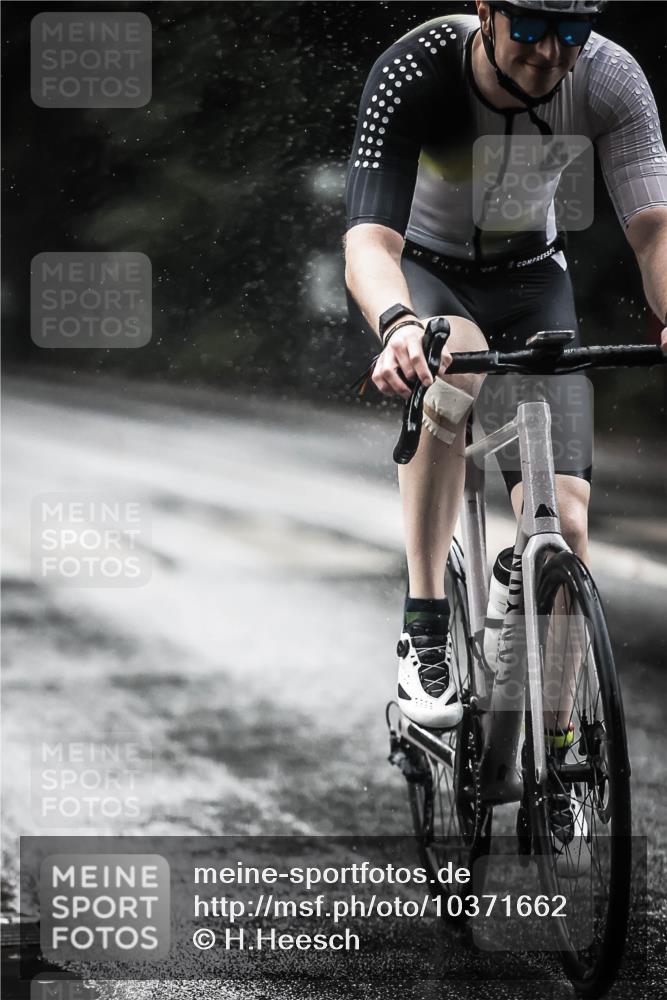 13.09.2026 - Stadtparktriathlon H.Heesch http://msf.ph/oto/10371662 13.09.2026 12:07:11 Radfahren 803, 851, 902, 971, 1035, 1057, 1061 meine-sportfotos.de