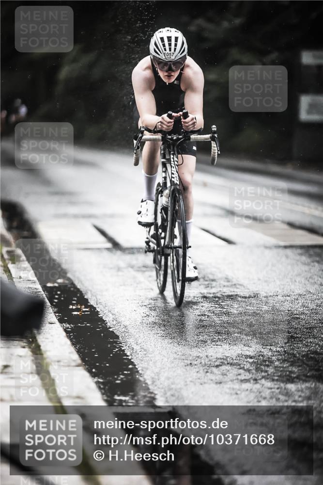 13.09.2026 - Stadtparktriathlon H.Heesch http://msf.ph/oto/10371668 13.09.2026 12:07:12 Radfahren 803, 851, 902, 971, 1035, 1055, 1057, 1061 meine-sportfotos.de
