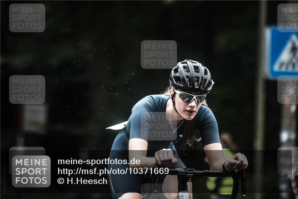 13.09.2026 - Stadtparktriathlon H.Heesch http://msf.ph/oto/10371669 13.09.2026 13:26:21 Radfahren 1338, 1387, 1421, 1422, 1456 meine-sportfotos.de
