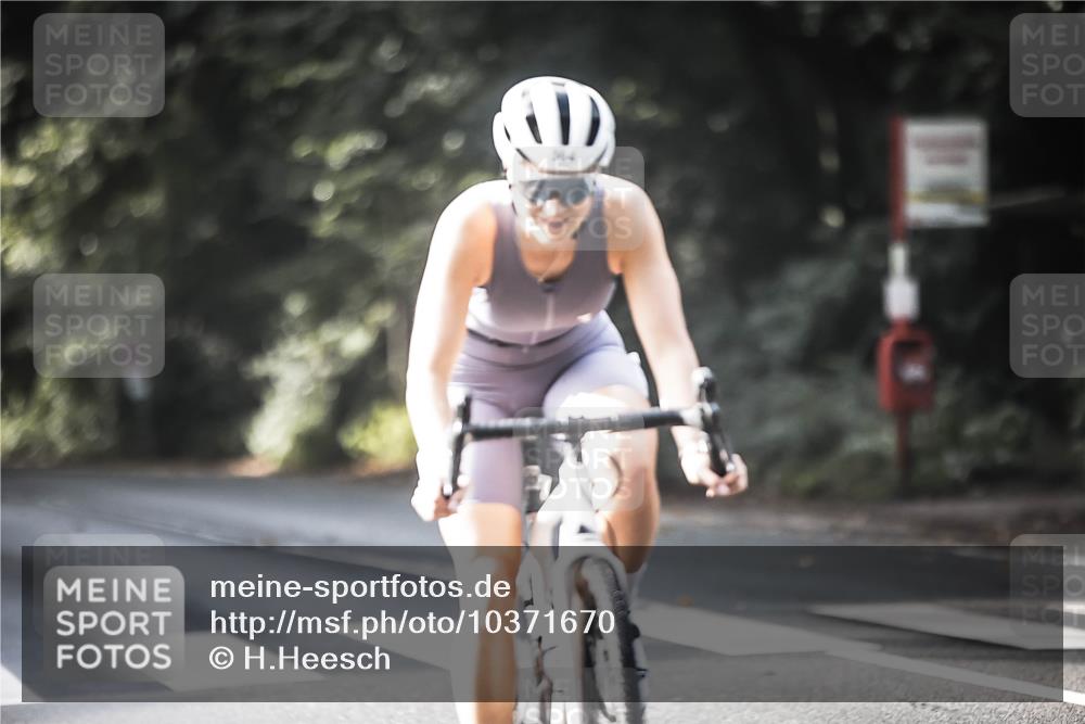 13.09.2026 - Stadtparktriathlon H.Heesch http://msf.ph/oto/10371670 13.09.2026 10:51:18 Radfahren 364, 534, 556 meine-sportfotos.de
