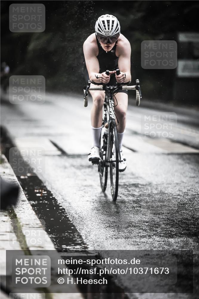 13.09.2026 - Stadtparktriathlon H.Heesch http://msf.ph/oto/10371673 13.09.2026 12:07:12 Radfahren 803, 851, 902, 971, 1035, 1055, 1057, 1061 meine-sportfotos.de